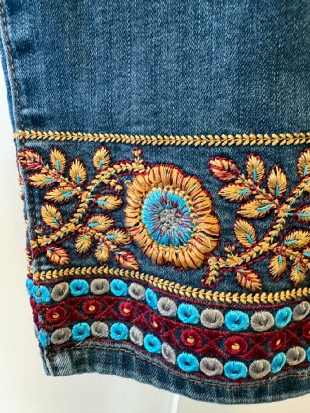 FDJ French Dressing Jeans Olivia sz 10 blue denim 28 in inseam deco embroidery - Picture 14 of 15